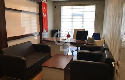 ŞEHRİN MERKEZİ GOLD PLAZADA 2+1 MÖBİLYALI KİRALI OFİS