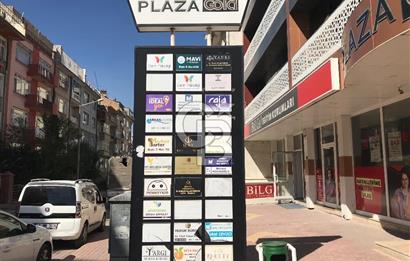 ŞEHRİN MERKEZİ GOLD PLAZADA 2+1 MÖBİLYALI KİRALI OFİS