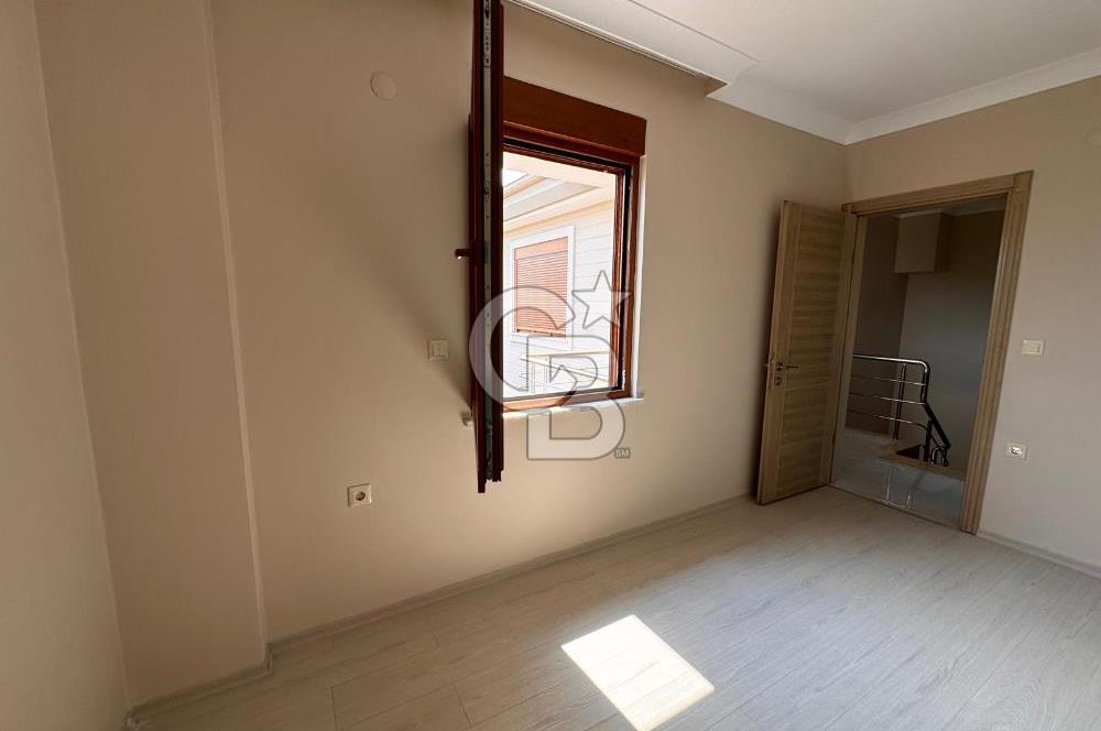 EDREMİT HAVACILARDA SATILIK 3+1 GENİŞ BAHÇE KULLANIMLI VİLLA