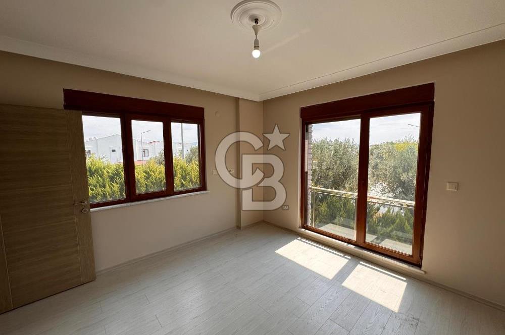 EDREMİT HAVACILARDA SATILIK 3+1 GENİŞ BAHÇE KULLANIMLI VİLLA
