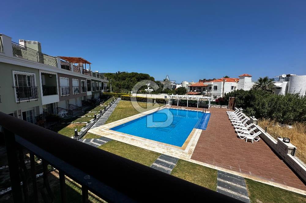 URLA ÇEŞMEALTI DENİZE SIFIR HAVUZLU SİTEDE SATILIK 1+1 DAİRE