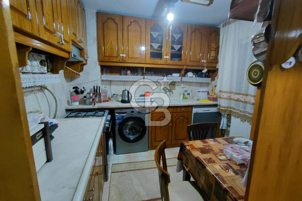 ŞİRİNYER MENDERES CADDESİNDE SATILIK 3+1 GENİŞ DAİRE