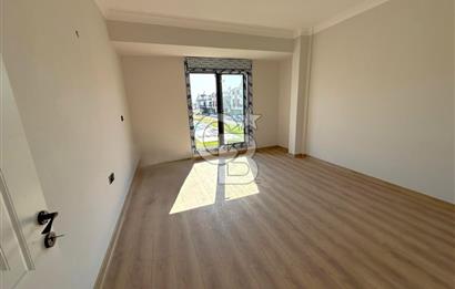 Dikili Salihleraltı Havuzlu Sitede Satılık 4+1 Tripleks Villa