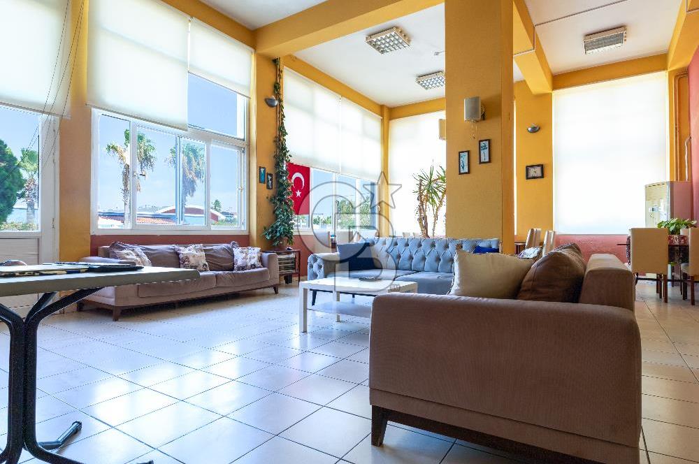 İzmir Sığacık'ta Satılık Otel Teos Marina Yakını Aktif İşletme