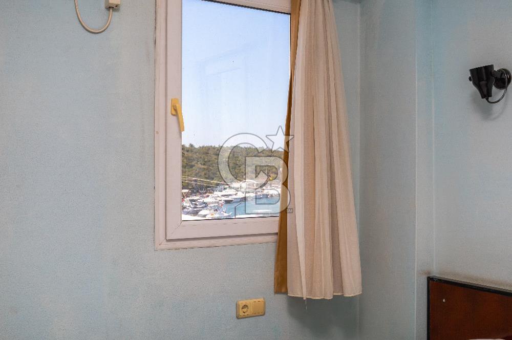 İzmir Sığacık'ta Satılık Otel Teos Marina Yakını Aktif İşletme