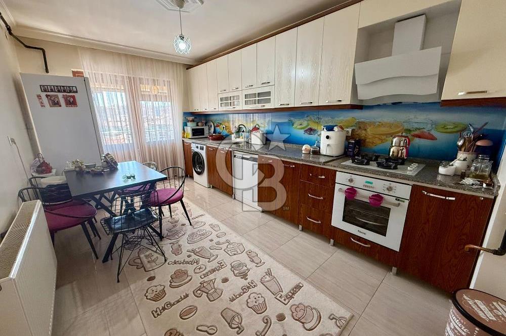 ELMADAĞ MERKEZDE LALE PASTANESİ YANINDA 3+1 SATILIK GENİŞ DAİRE
