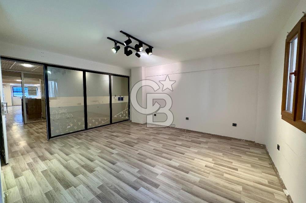 Karşıyaka Çarşıda Yatırıma Uygun Ara Kat 120m2 Satılık Ofis 