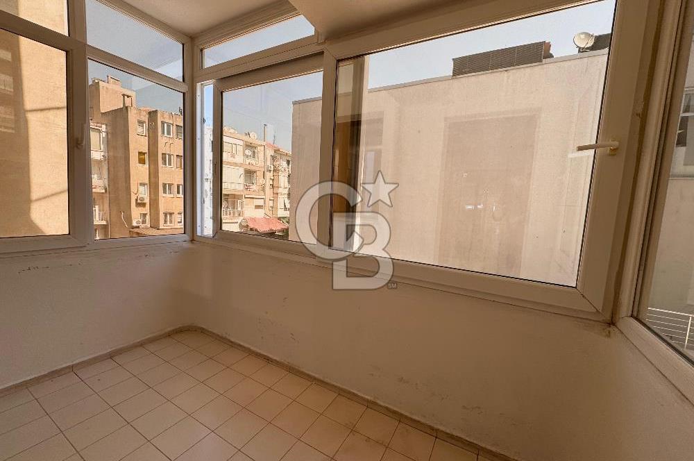 Karşıyaka Çarşıda Yatırıma Uygun Ara Kat 120m2 Satılık Ofis 