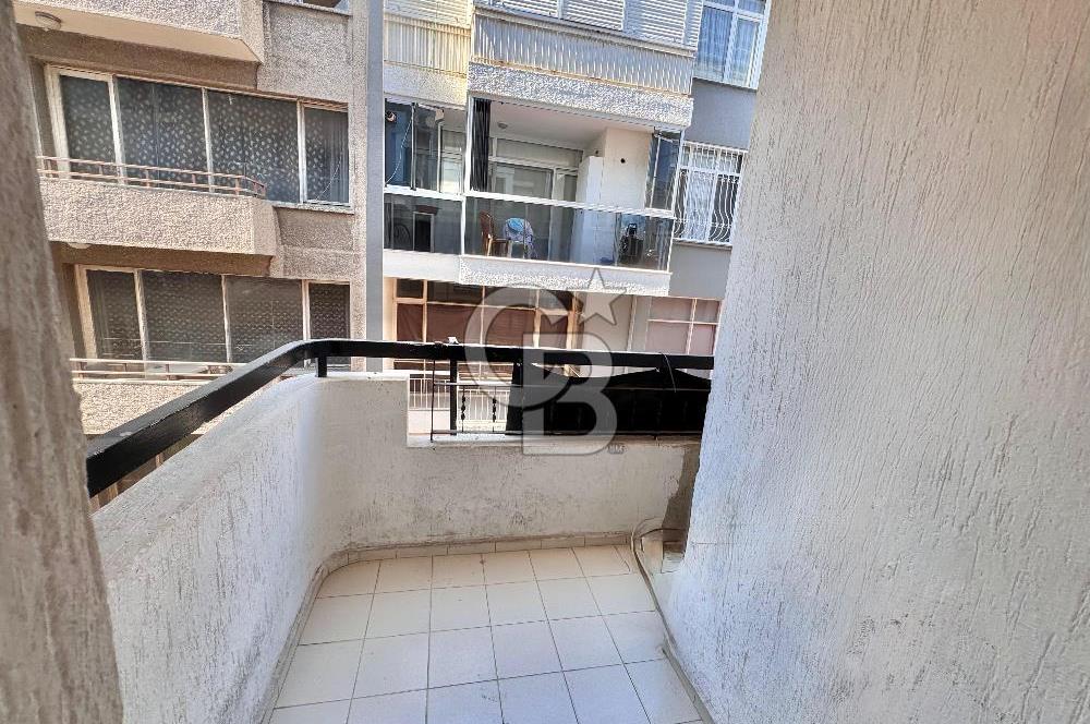 Karşıyaka Çarşıda Yatırıma Uygun Ara Kat 120m2 Satılık Ofis 