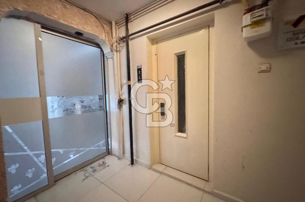 Karşıyaka Çarşıda Yatırıma Uygun Ara Kat 120m2 Satılık Ofis 