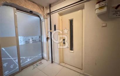 Karşıyaka Çarşıda Yatırıma Uygun Ara Kat 120m2 Satılık Ofis 
