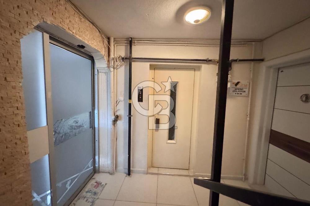 Karşıyaka Çarşıda Yatırıma Uygun Ara Kat 120m2 Satılık Ofis 