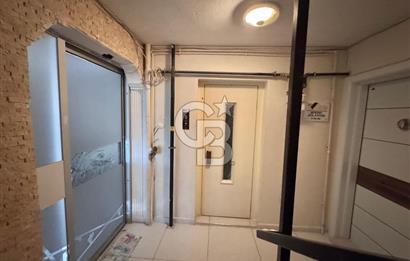 Karşıyaka Çarşıda Yatırıma Uygun Ara Kat 120m2 Satılık Ofis 