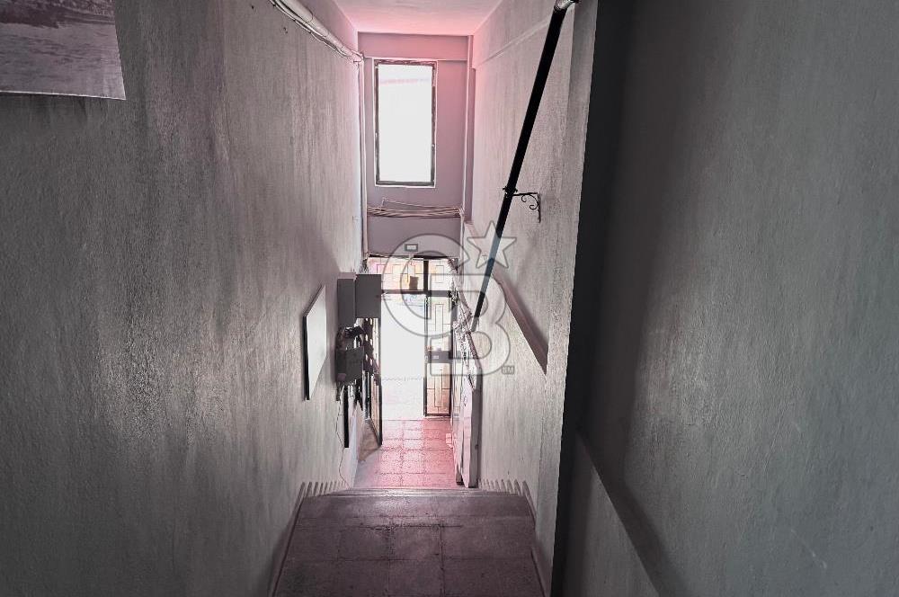 Karşıyaka Çarşıda Yatırıma Uygun Ara Kat 120m2 Satılık Ofis 
