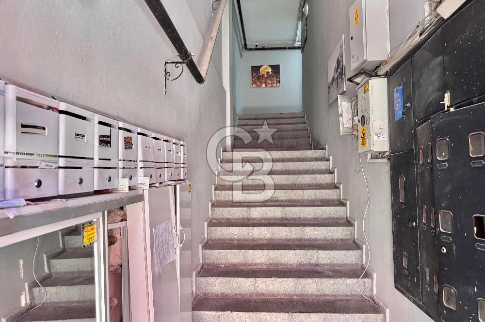 Karşıyaka Çarşıda Yatırıma Uygun Ara Kat 120m2 Satılık Ofis 