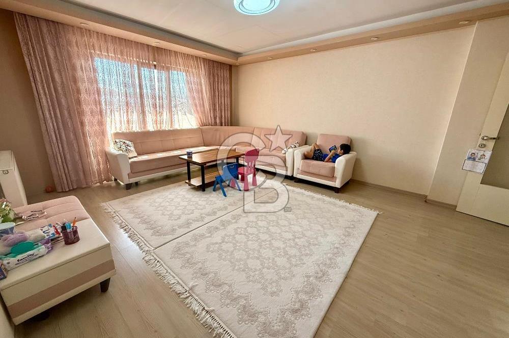ELMADAĞ MERKEZDE LALE PASTANESİ YANINDA 3+1 SATILIK GENİŞ DAİRE