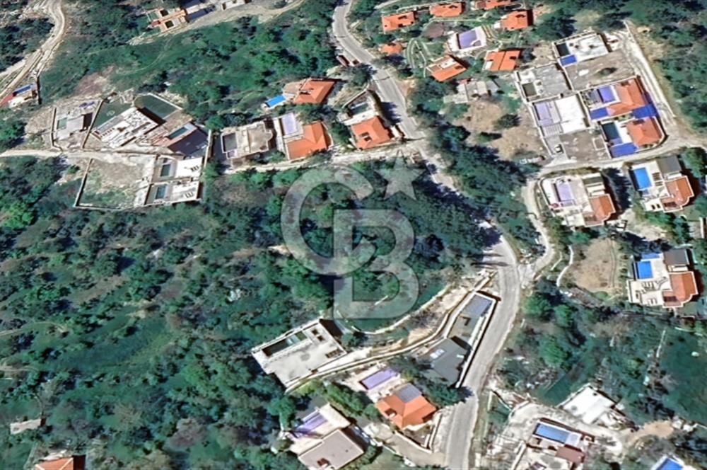 KAŞ'TA DENİZE YAKIN VİLLA BÖLGESİNDE SATILIK BAHÇE