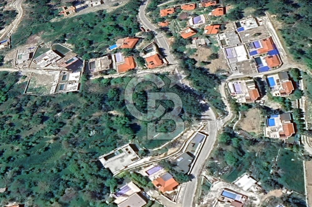 KAŞ'TA DENİZE YAKIN VİLLA BÖLGESİNDE SATILIK BAHÇE