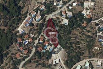 KAŞ'TA DENİZE YAKIN VİLLA BÖLGESİNDE SATILIK BAHÇE