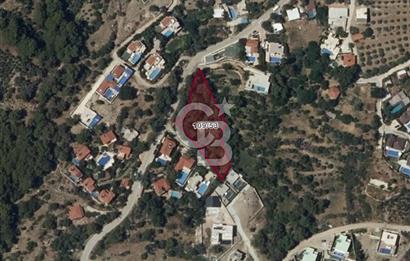 KAŞ'TA DENİZE YAKIN VİLLA BÖLGESİNDE SATILIK BAHÇE