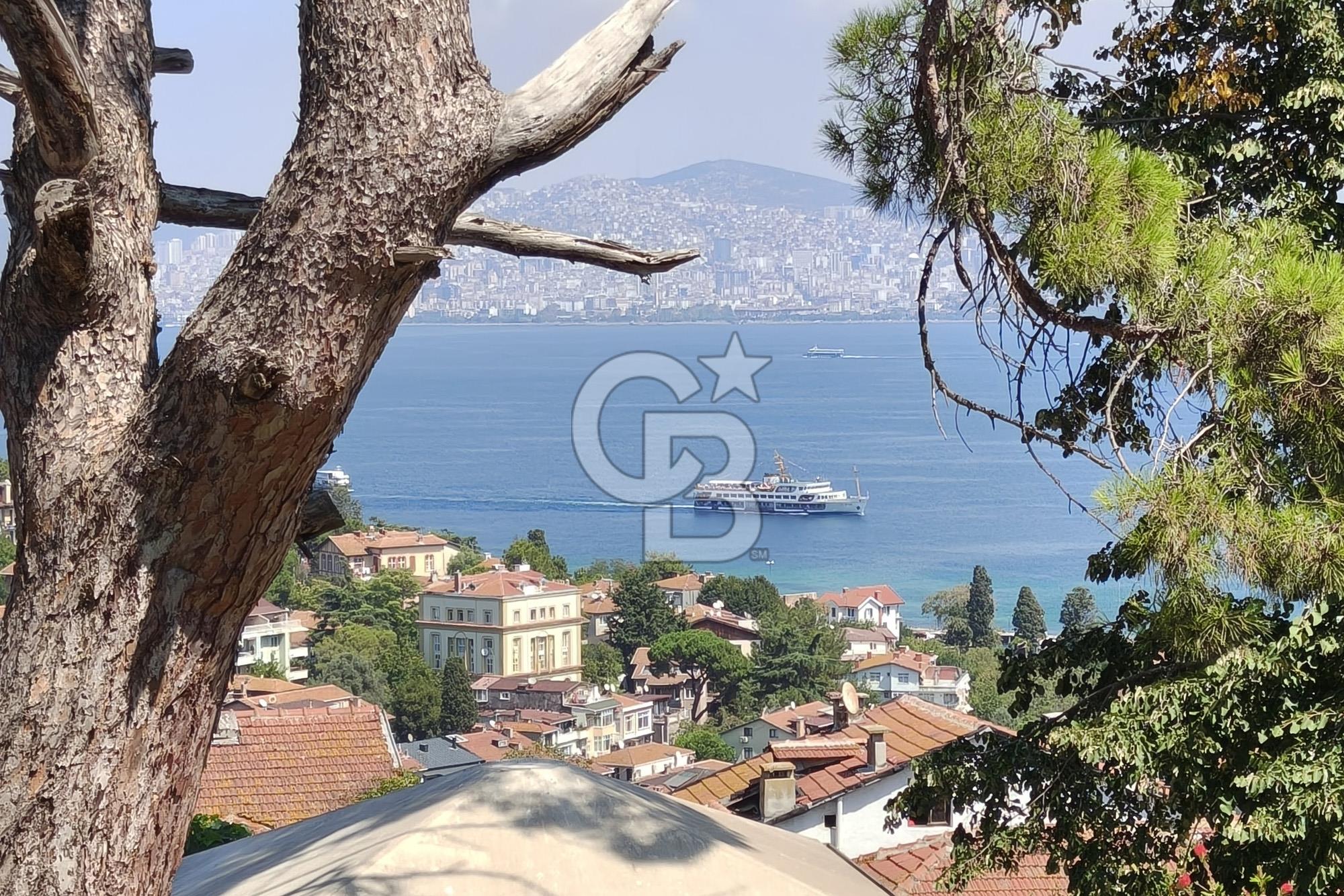 Heybeliada'da Eşsiz Deniz Manzaralı Konaklamalı İmarlı Arsa 