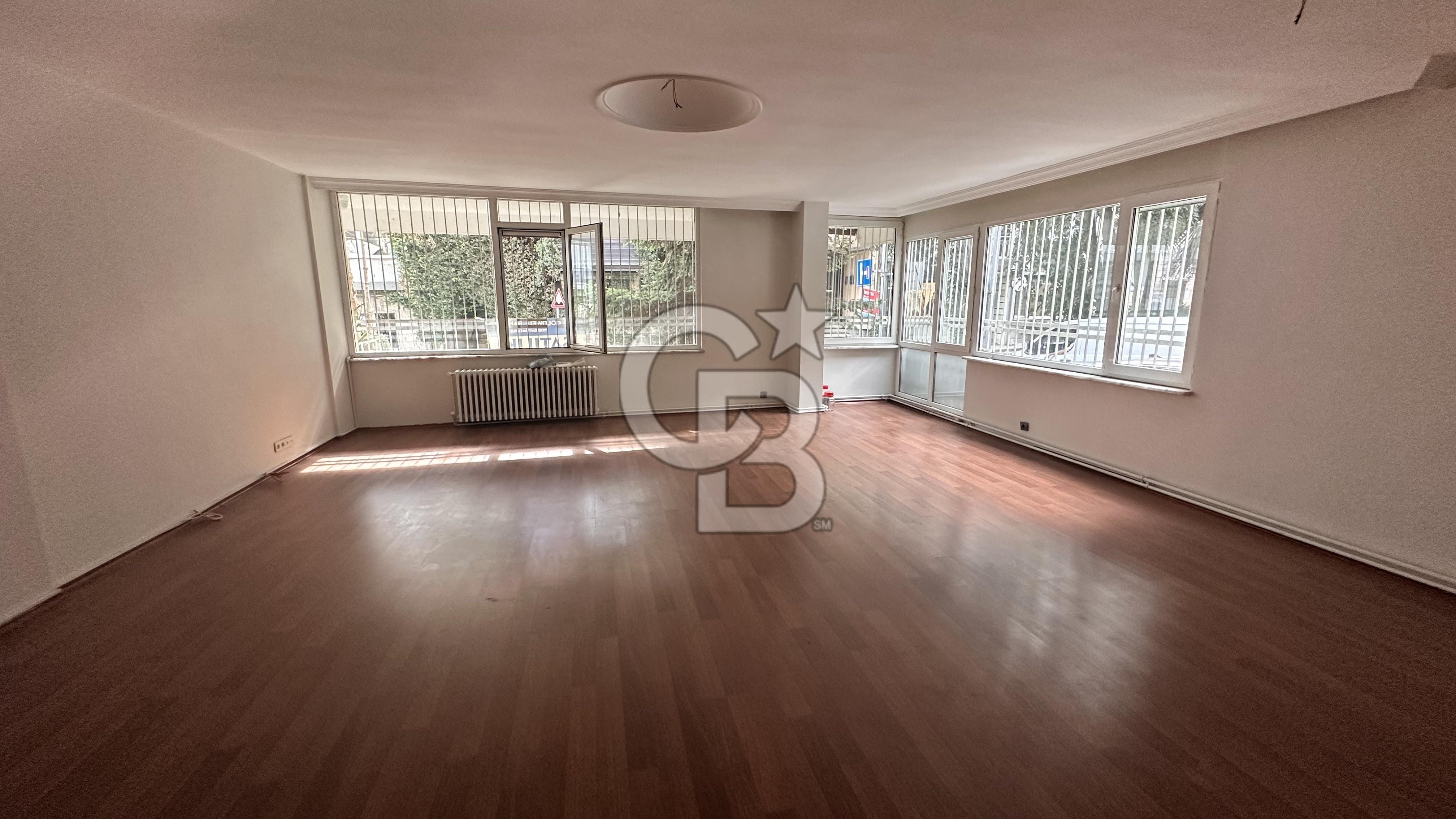 BEBEK'TE SATILIK DAİRE_ 4+1 150m2 1.KAT_ BANYO+WC+KİLER+ASANSÖR