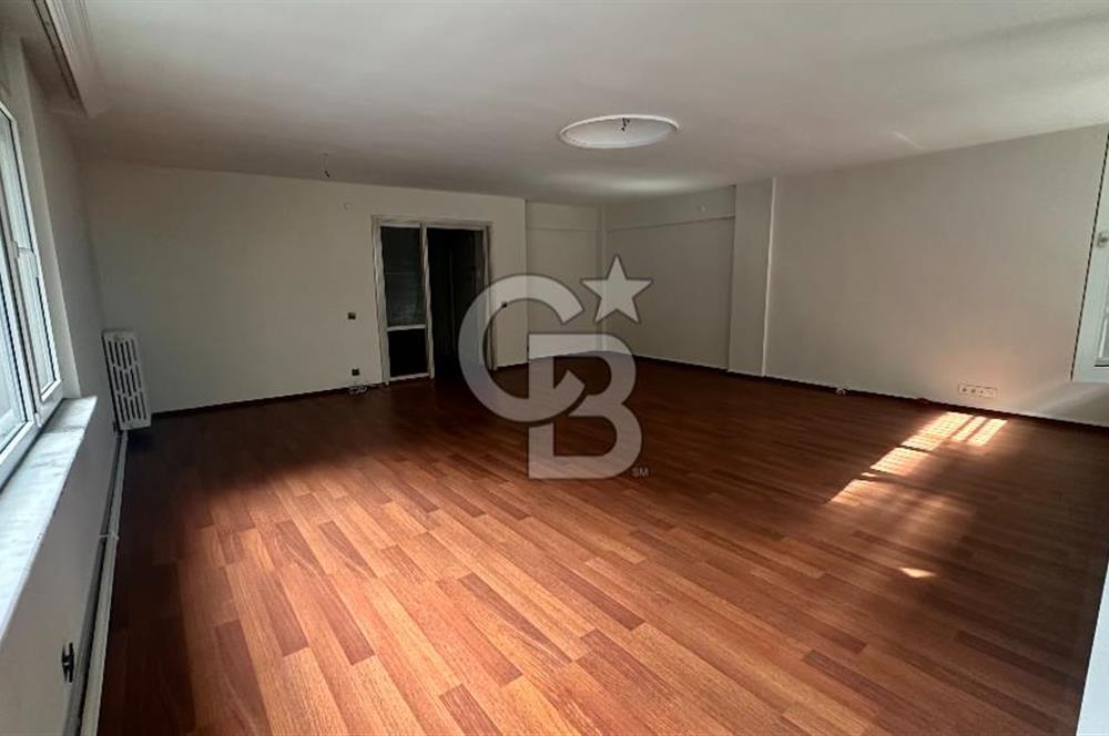 BEBEK'TE SATILIK DAİRE_ 4+1 150m2 1.KAT_ BANYO+WC+KİLER+ASANSÖR