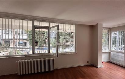 BEBEK'TE SATILIK DAİRE_ 4+1 150m2 1.KAT_ BANYO+WC+KİLER+ASANSÖR