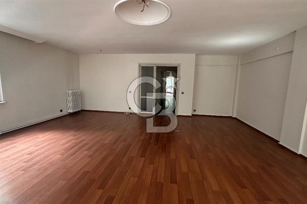 BEBEK'TE SATILIK DAİRE_ 4+1 150m2 1.KAT_ BANYO+WC+KİLER+ASANSÖR