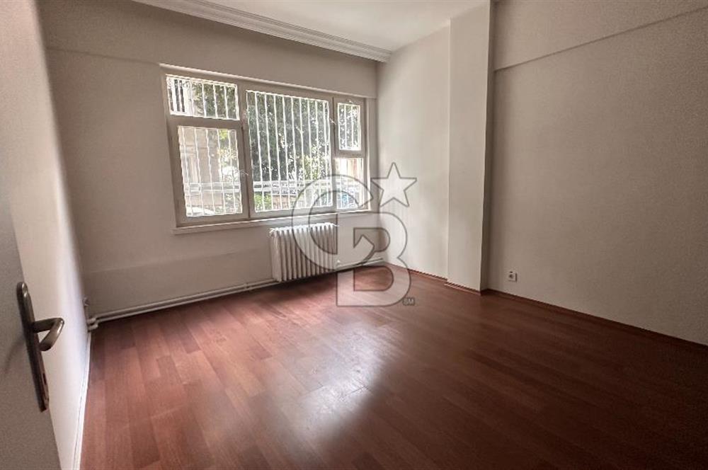 BEBEK'TE SATILIK DAİRE_ 4+1 150m2 1.KAT_ BANYO+WC+KİLER+ASANSÖR