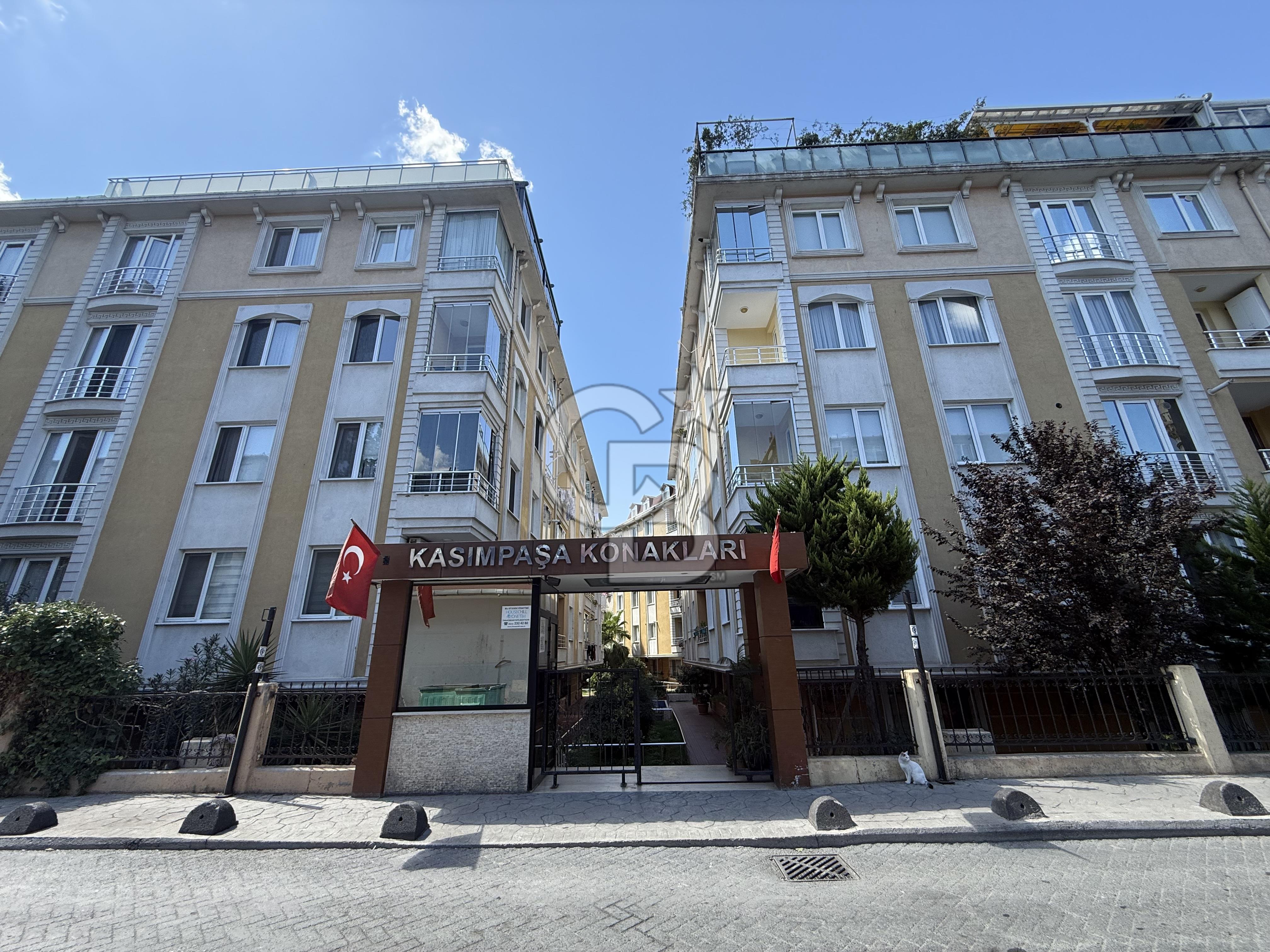 Kasımpaşa Konaklarında 5+1 Vatandaşlığa Uygun Dubleks Daire