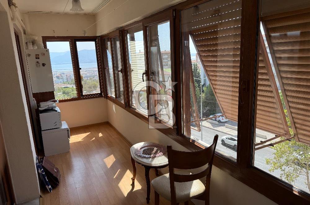 Çiğli izkent deniz manzaralı 3+1 daire