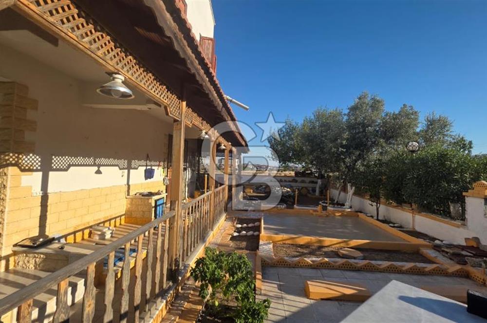 Merkezi Konumda 2 Katlı 2+1 Bahçeli Villa