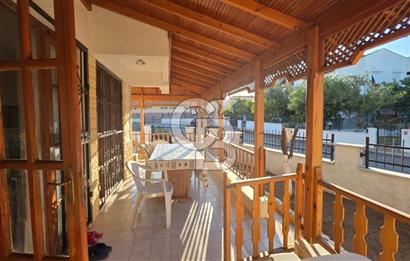 Merkezi Konumda 2 Katlı 2+1 Bahçeli Villa