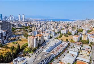 GRANDO BAYRAKLI SİTESİNDE SATILIK 4+1 BAHÇELİ VE TERASLI VİLLA.