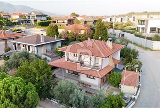KEMALPAŞA ÖZDEŞKENT VİLLALARINDA SATILIK 3+1 VİLLA 