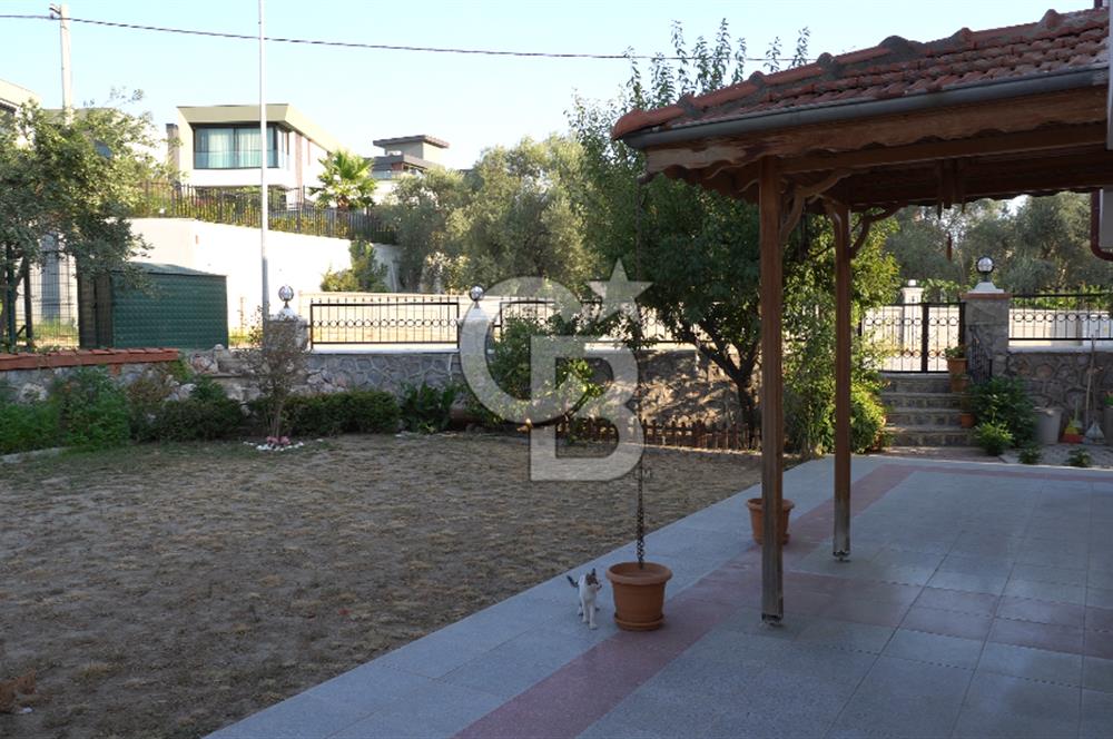 KEMALPAŞA ÖZDEŞKENT VİLLALARINDA SATILIK 3+1 VİLLA 