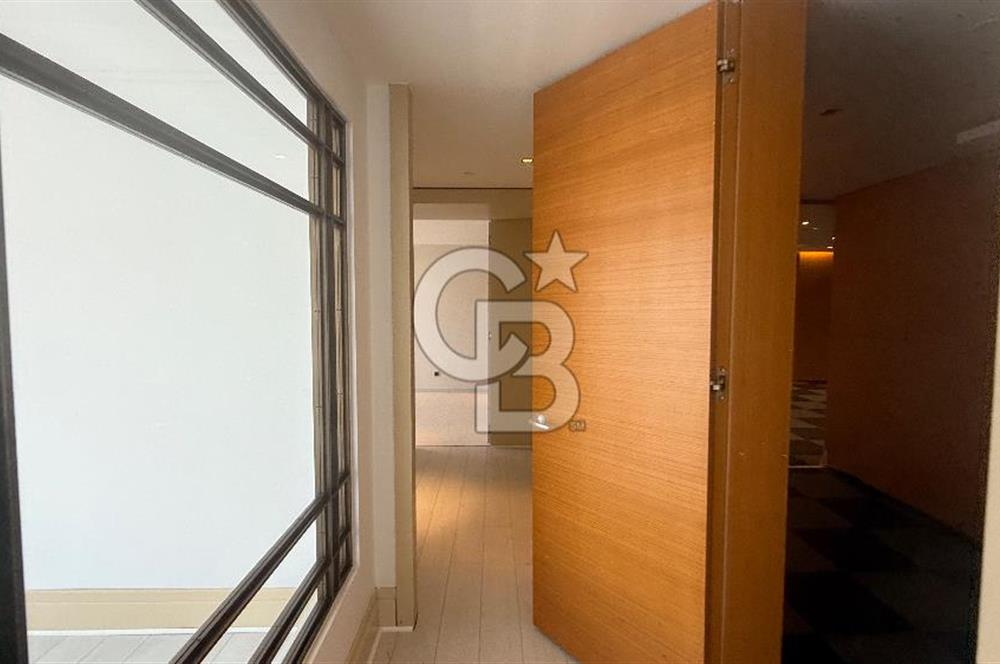 Süzer Plaza'da 1400M2 Dekorasyonlu Kdv'li Ofis Fırsatı