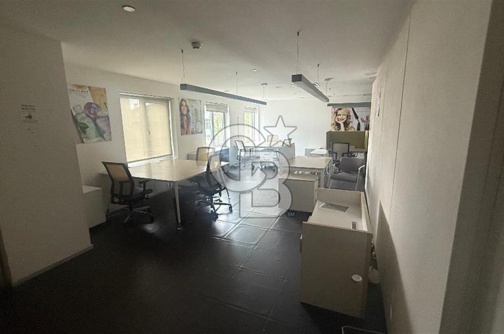 Levent Harmancı Giz Plaza 2000M2 Kurumsala Uygun Dekorasyonlu Ofis