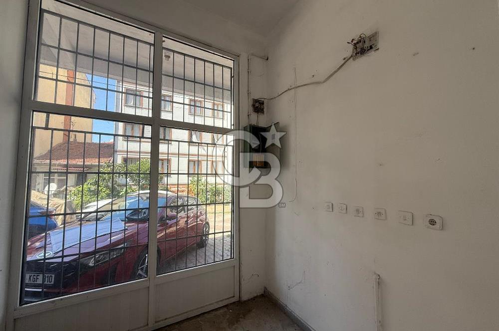 Üsküdar Meydana 7 Dakika Mesafede Kiralık Dükkan...