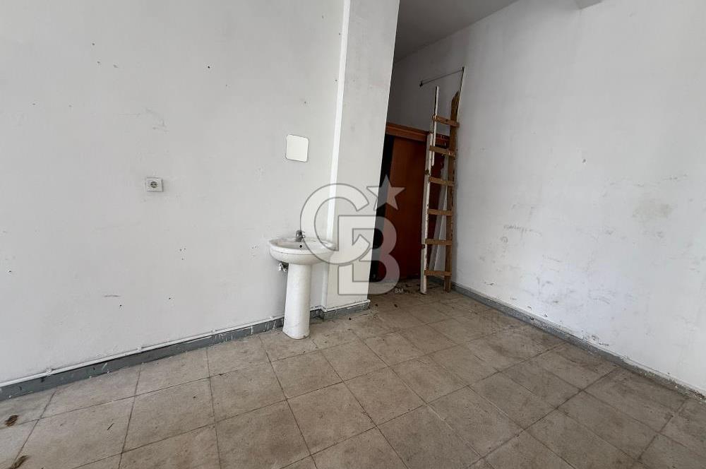 Üsküdar Meydana 7 Dakika Mesafede Kiralık Dükkan...