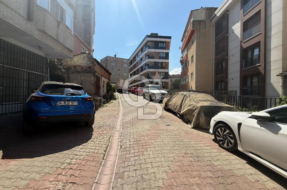 Üsküdar Meydana 7 Dakika Mesafede Kiralık Dükkan...