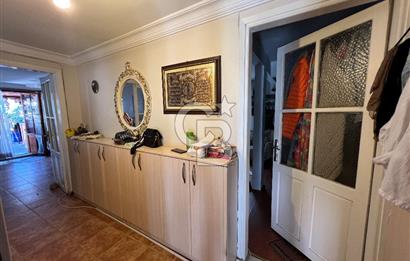 Karşıyak Çarşı İçerisinde Geniş Teraslı Satılık 2+1 Daire