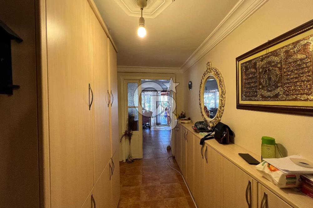 Karşıyak Çarşı İçerisinde Geniş Teraslı Satılık 2+1 Daire