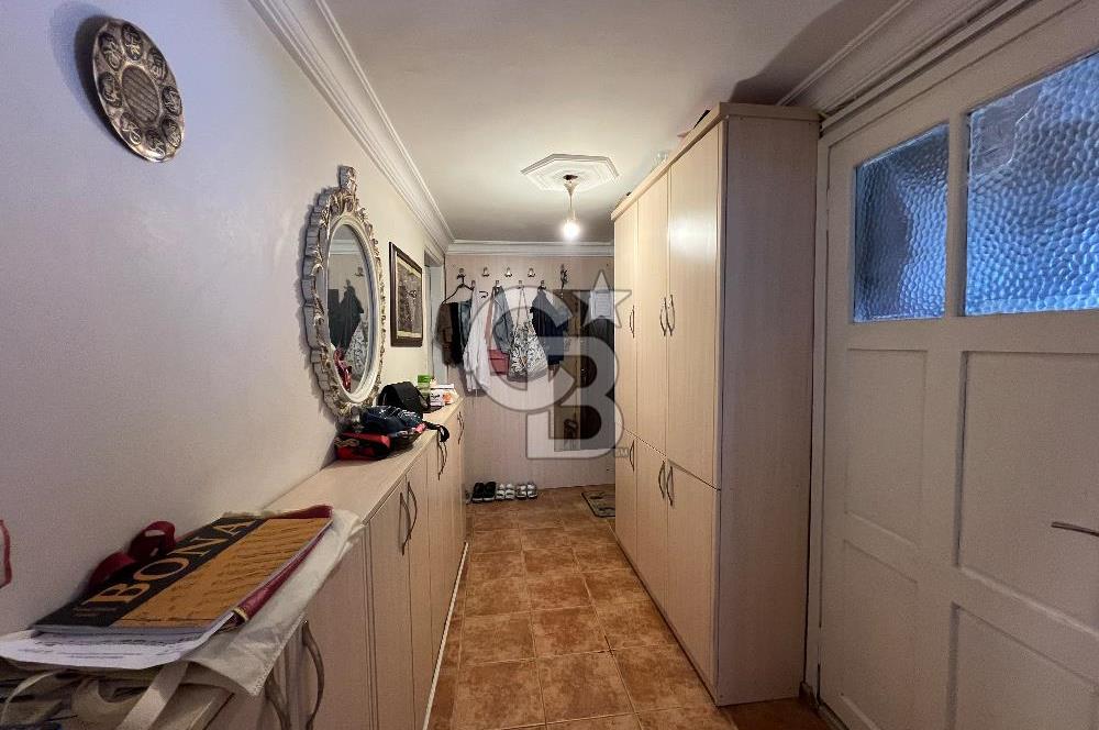 Karşıyak Çarşı İçerisinde Geniş Teraslı Satılık 2+1 Daire