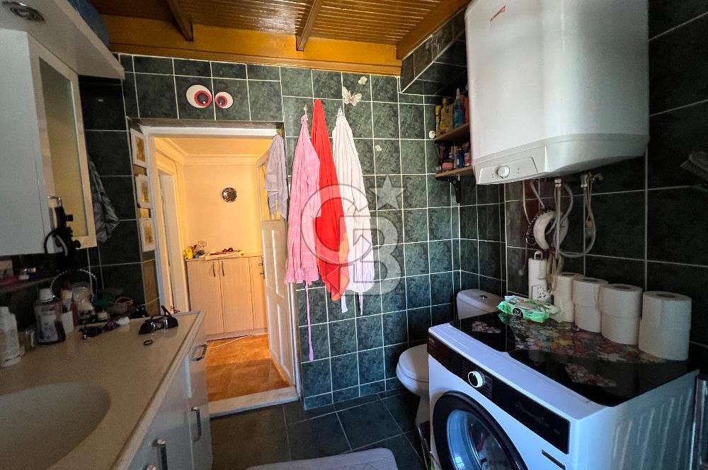 Karşıyak Çarşı İçerisinde Geniş Teraslı Satılık 2+1 Daire
