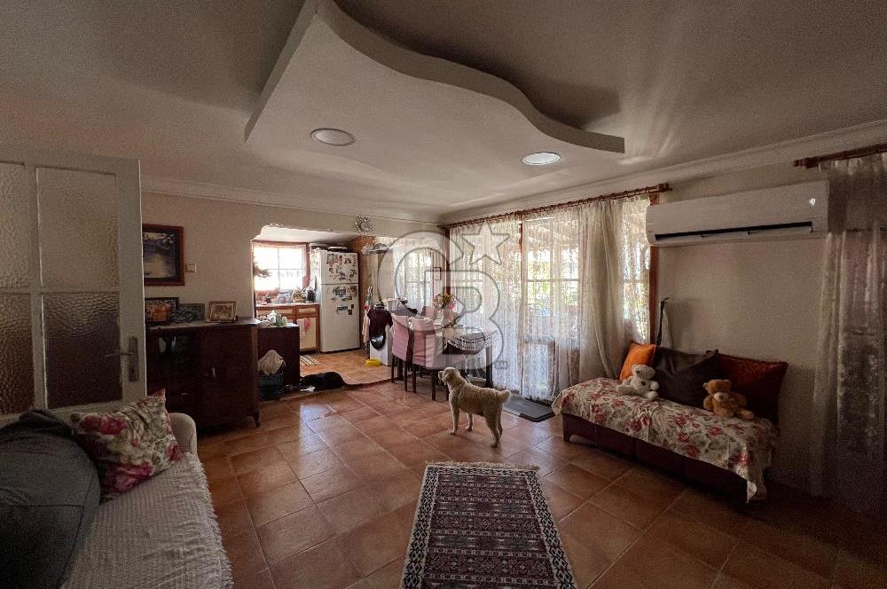 Karşıyak Çarşı İçerisinde Geniş Teraslı Satılık 2+1 Daire