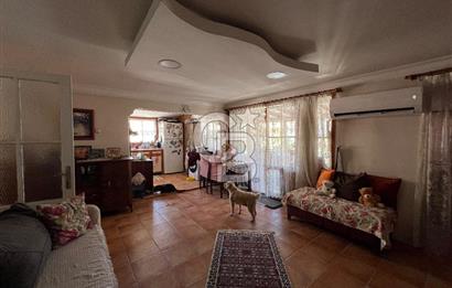 Karşıyak Çarşı İçerisinde Geniş Teraslı Satılık 2+1 Daire