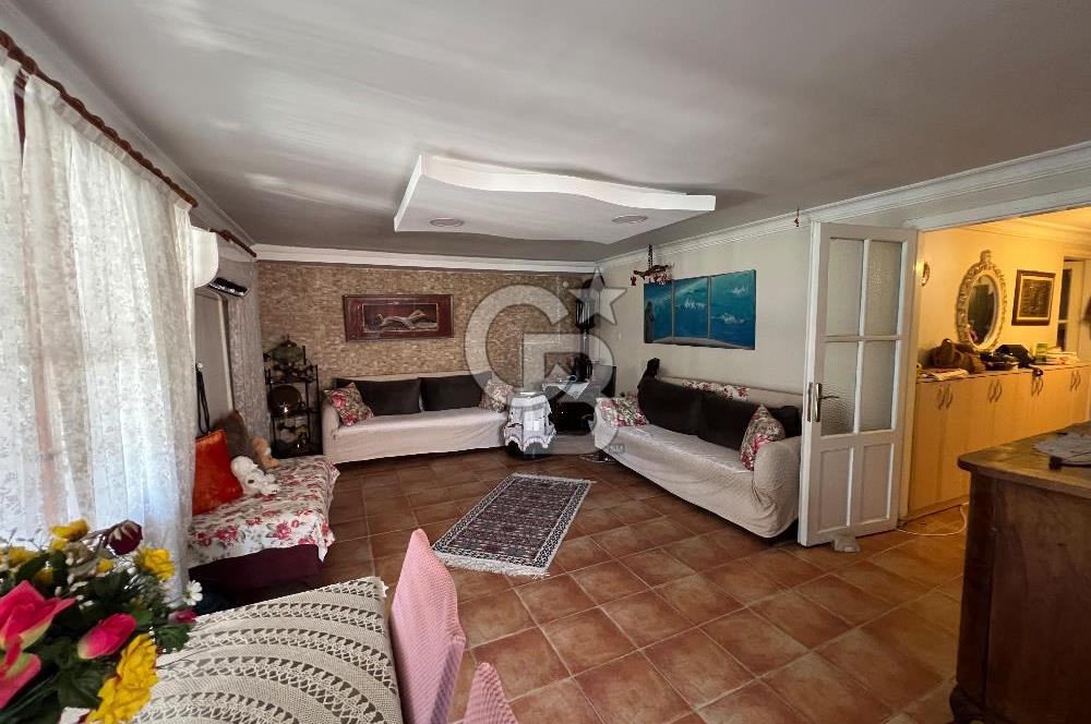 Karşıyak Çarşı İçerisinde Geniş Teraslı Satılık 2+1 Daire