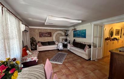 Karşıyak Çarşı İçerisinde Geniş Teraslı Satılık 2+1 Daire